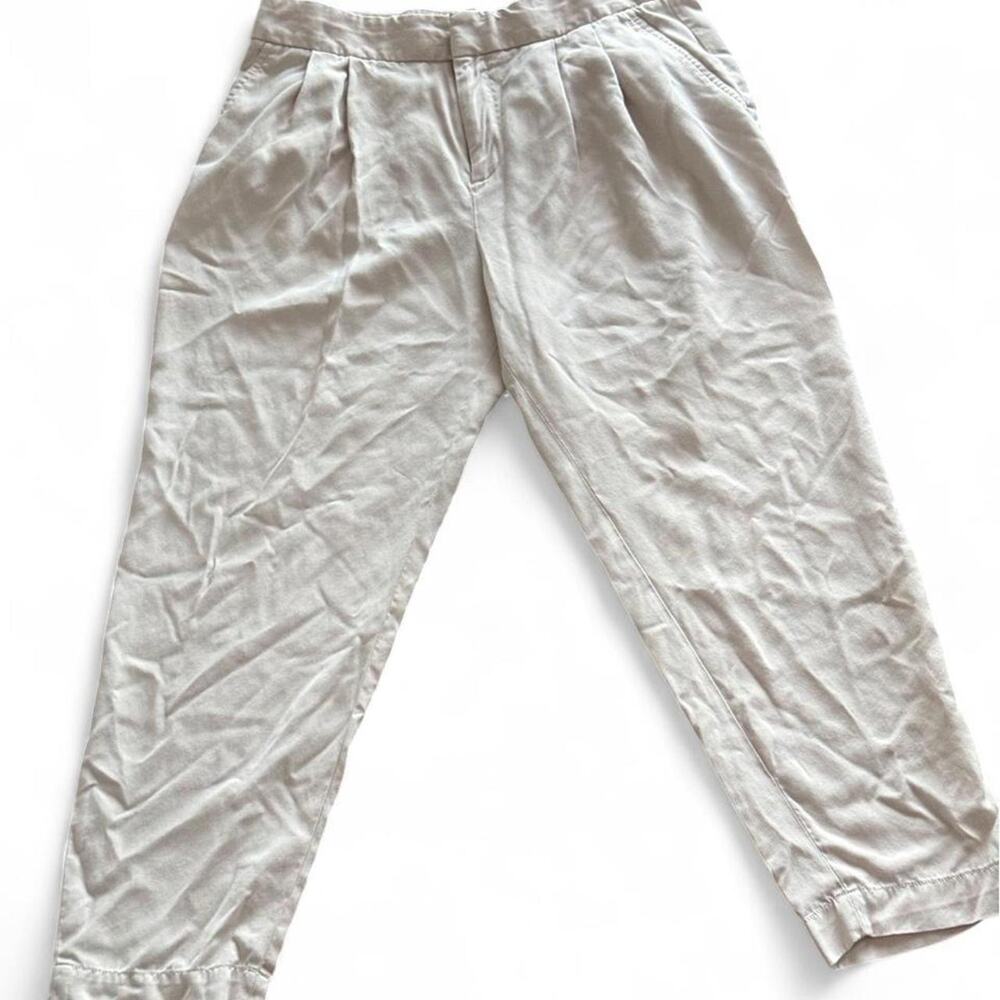 Off white gap lightweight pleated